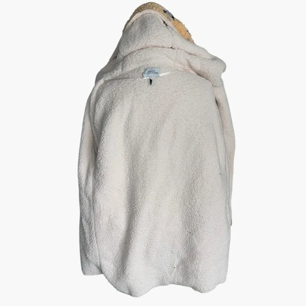🌻Urban Outfitters Carmella Oversized Reversible Sherpa Jacket Size XS/S